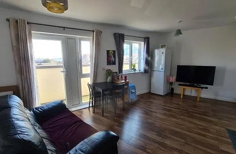 Flat Lyons Drive in Worplesdon