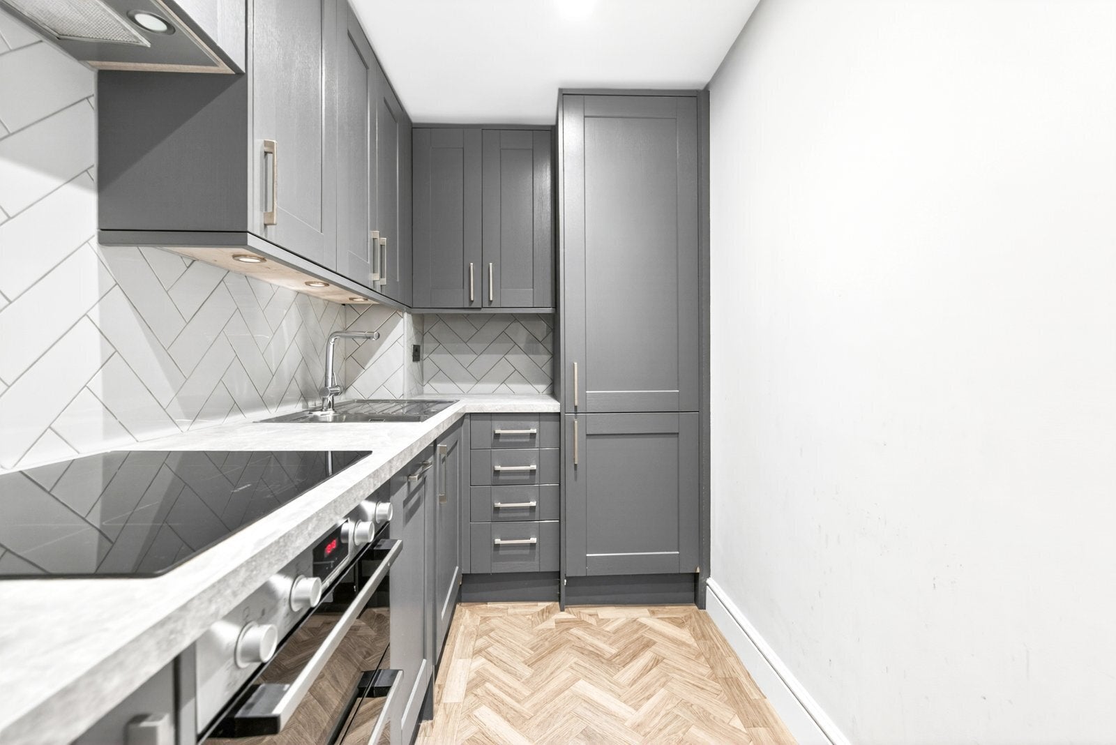 Flat Creechurch Lane in City of London