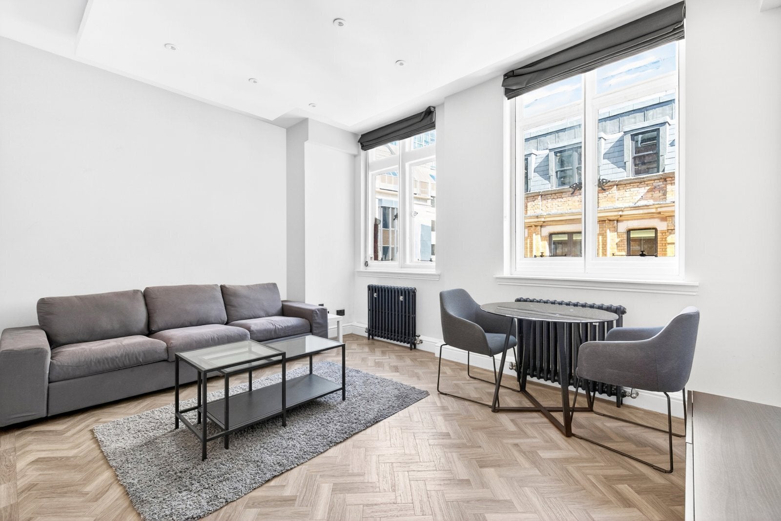 Flat Creechurch Lane in City of London