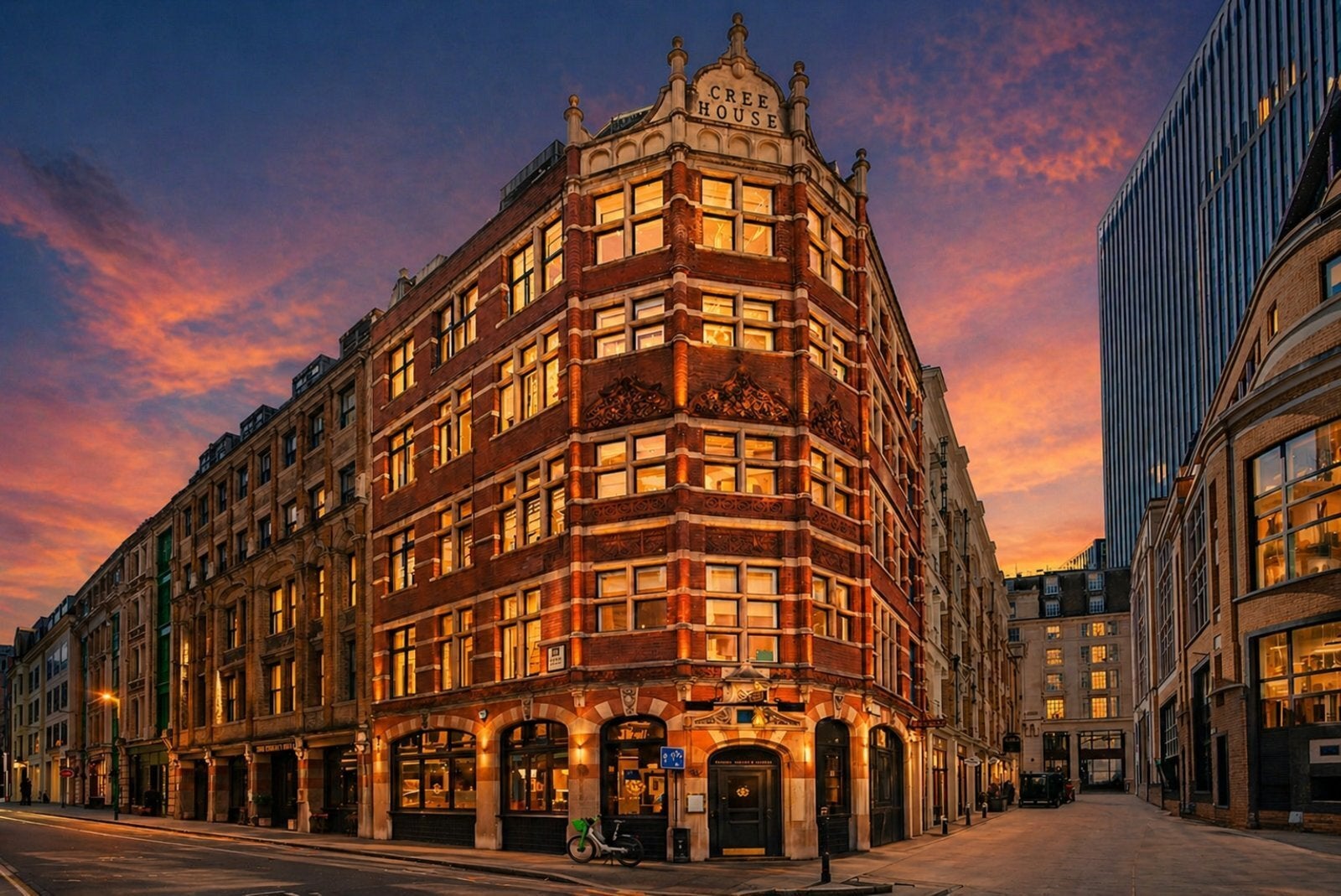 Flat Creechurch Lane in City of London
