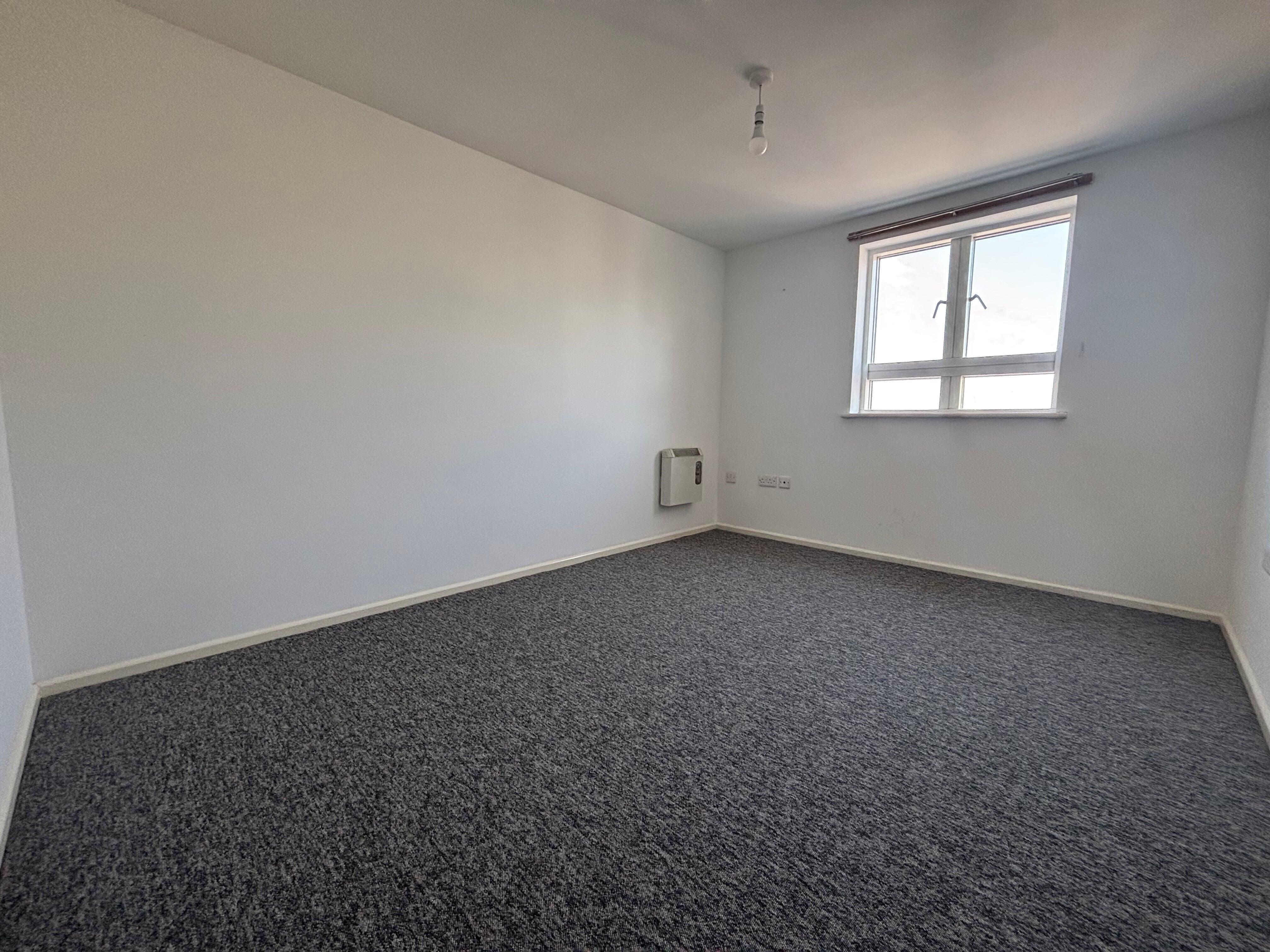 Flat Avonmouth Road in Bristol