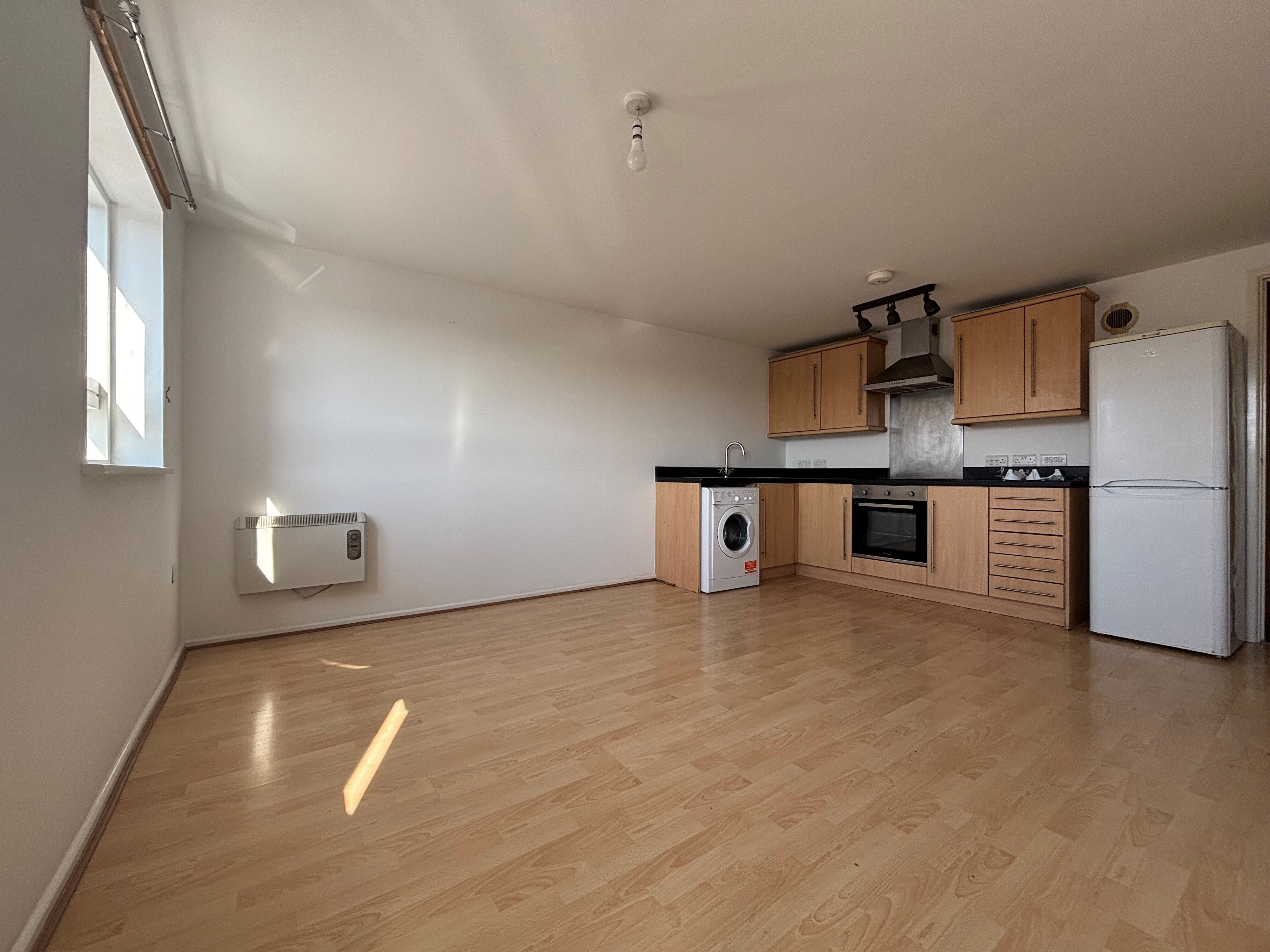 Flat Avonmouth Road in Bristol