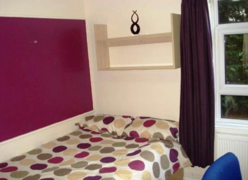Room Woodcroft Avenue in Birmingham
