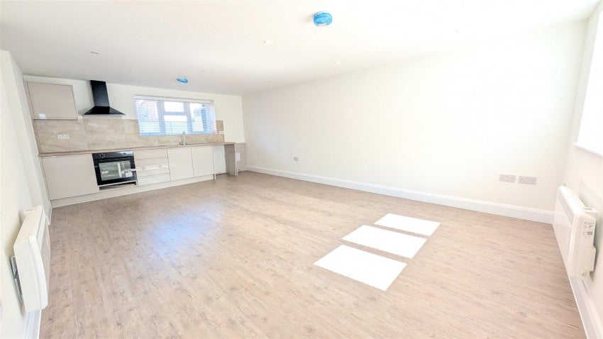 Flat New Street in Royal Leamington Spa