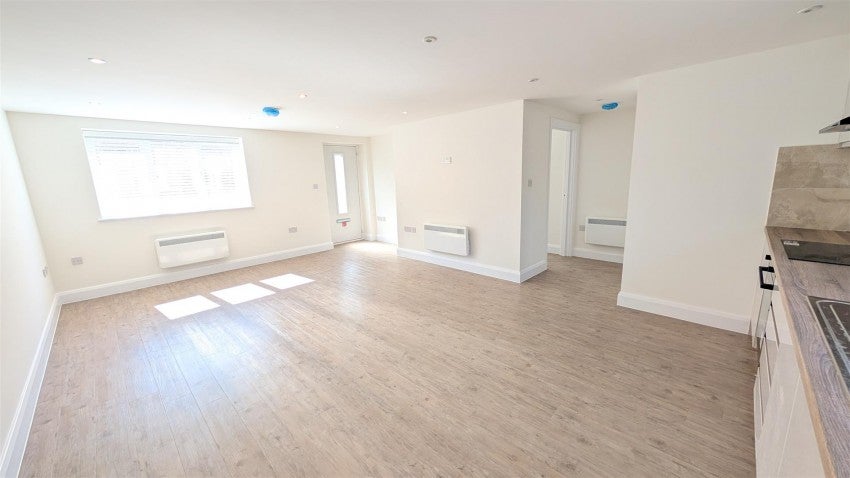 Flat New Street in Royal Leamington Spa