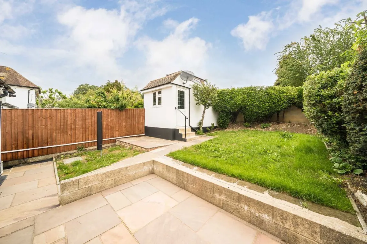 House Waddington Way in Greater London