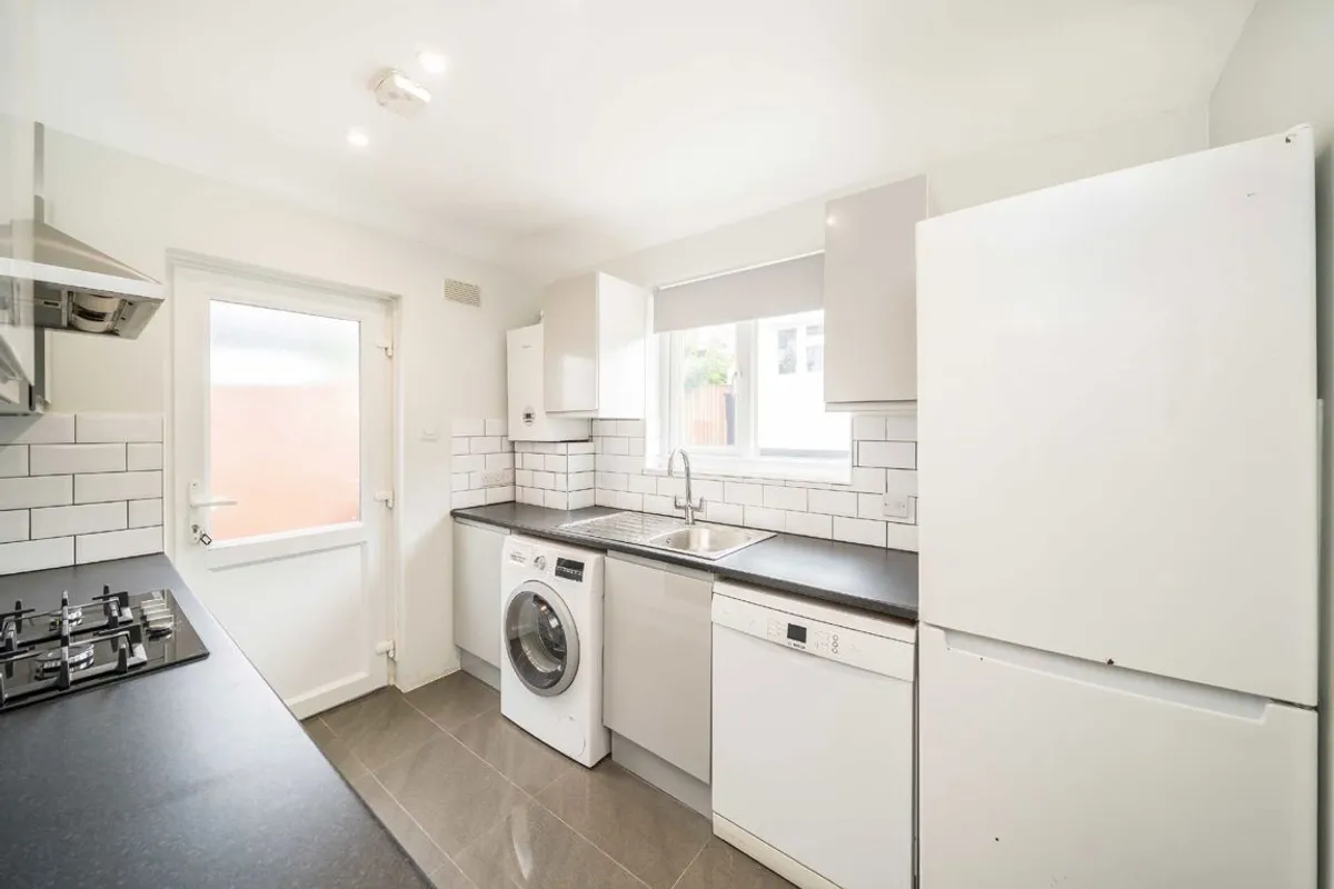 House Waddington Way in Greater London