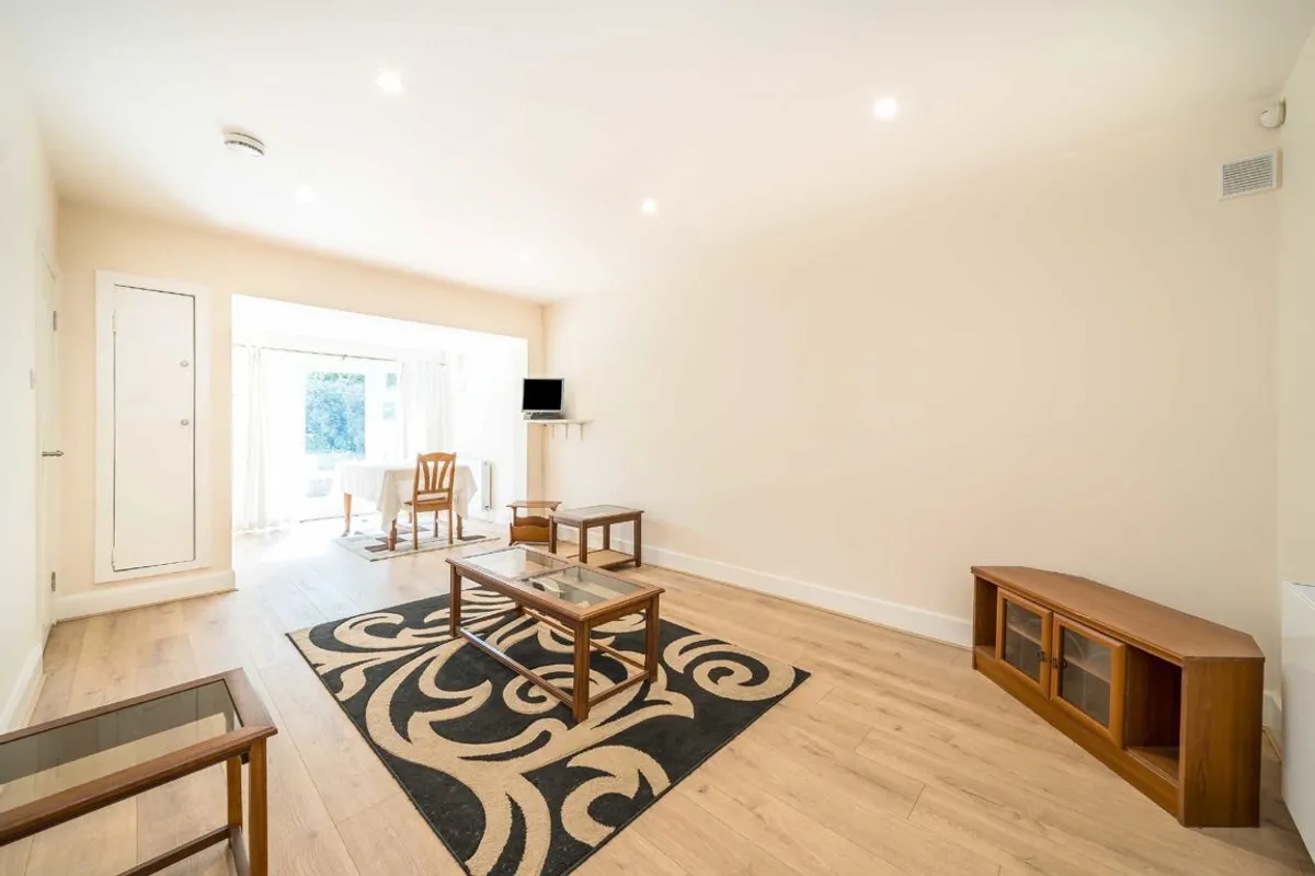 House Waddington Way in Greater London