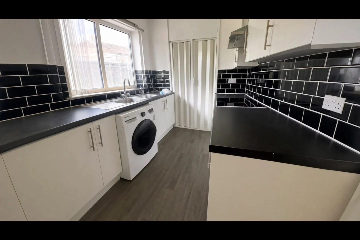 Room Deeley Road in Greater London