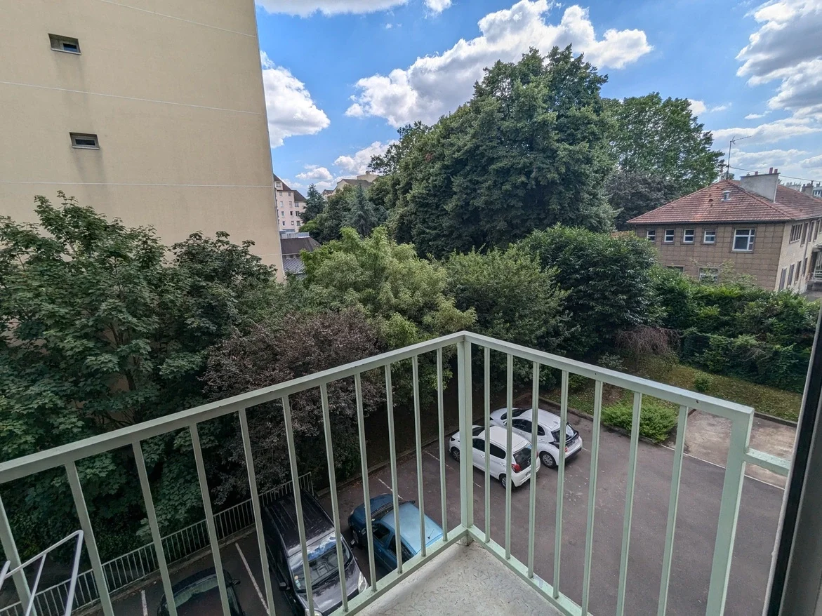 Flat Rue Paul Vaillant-Couturier in Maisons-Alfort