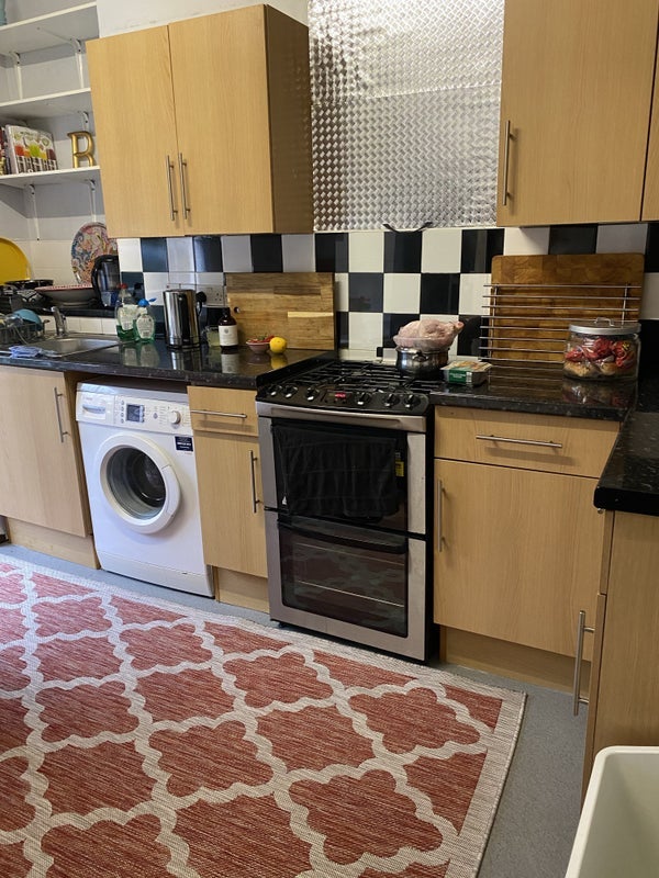 Room Pelham Road in Greater London