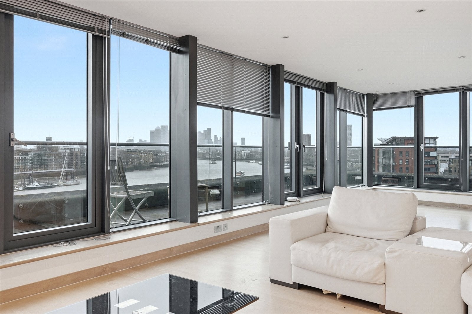 Flat Shad Thames in Greater London