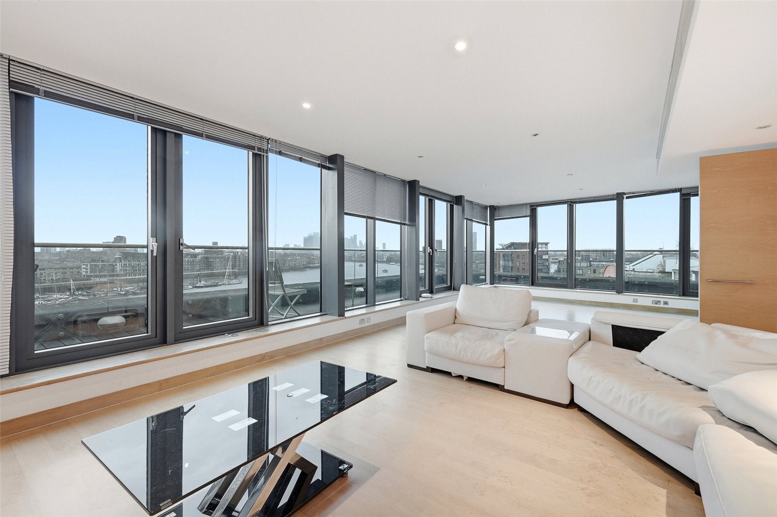 Flat Shad Thames in Greater London