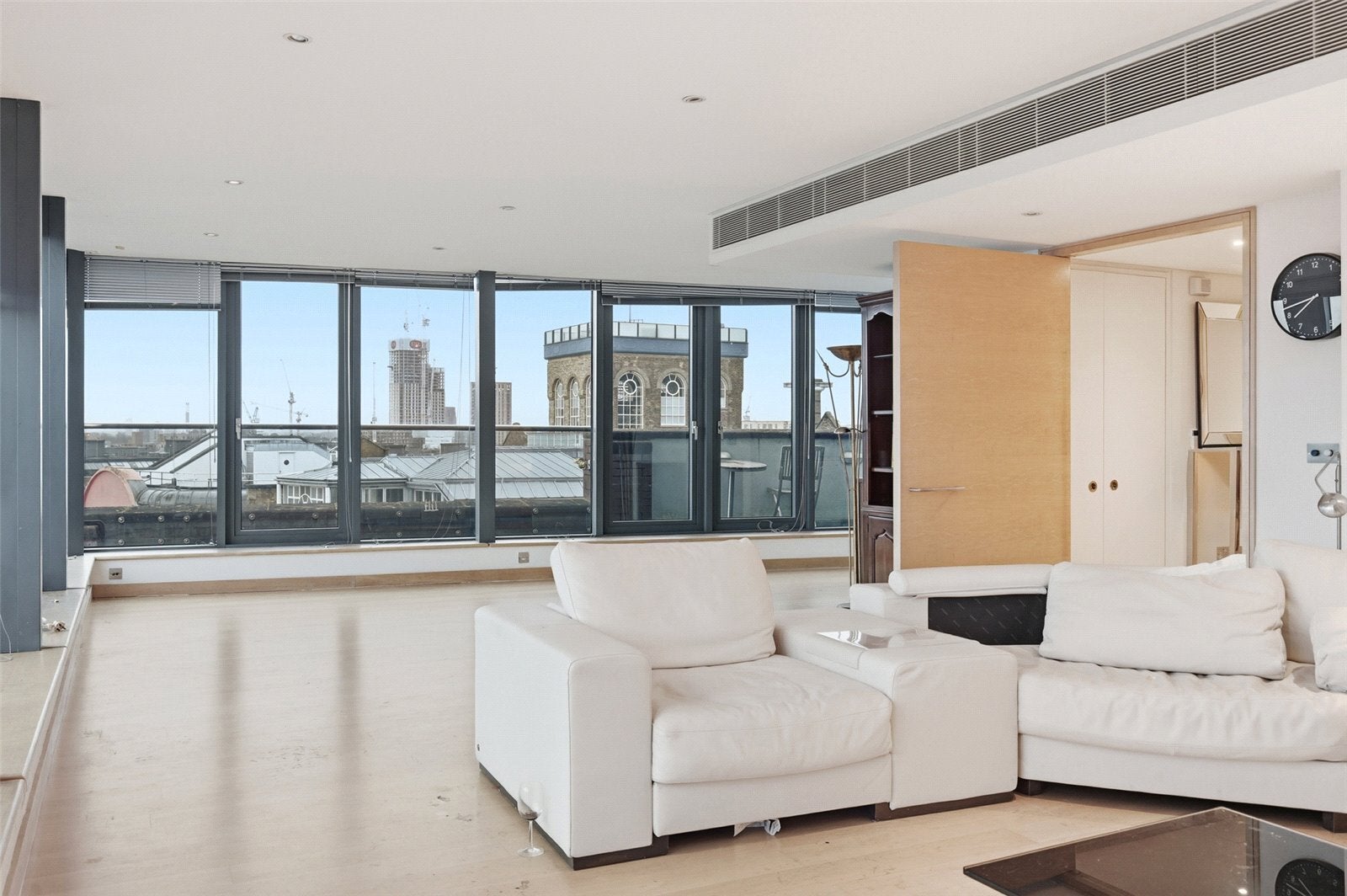 Flat Shad Thames in Greater London