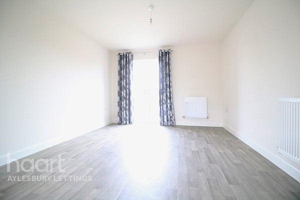 Flat Sheepen Place in Colchester