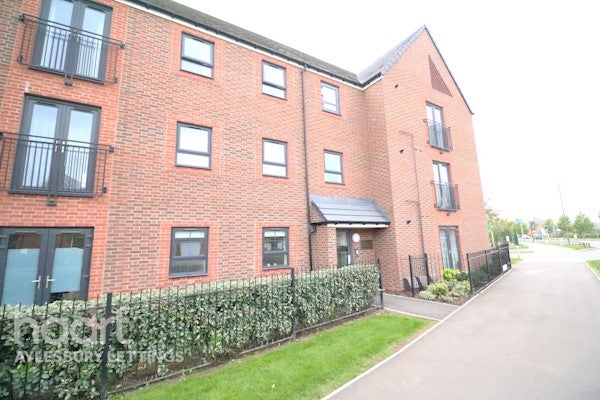 Flat Sheepen Place in Colchester