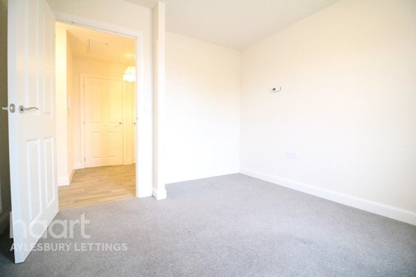 Flat Sheepen Place in Colchester
