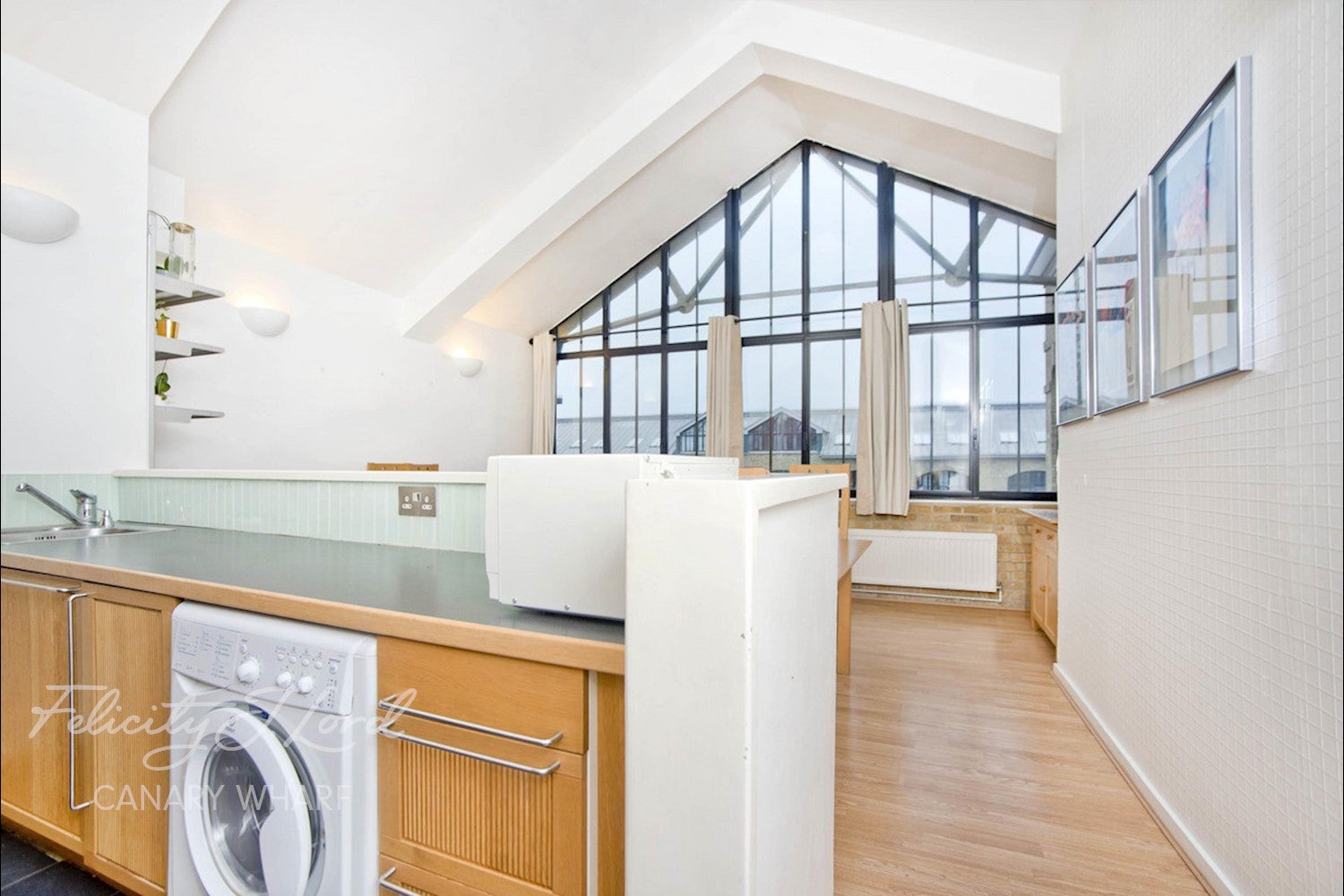 Flat Burrells Wharf Square in Greater London