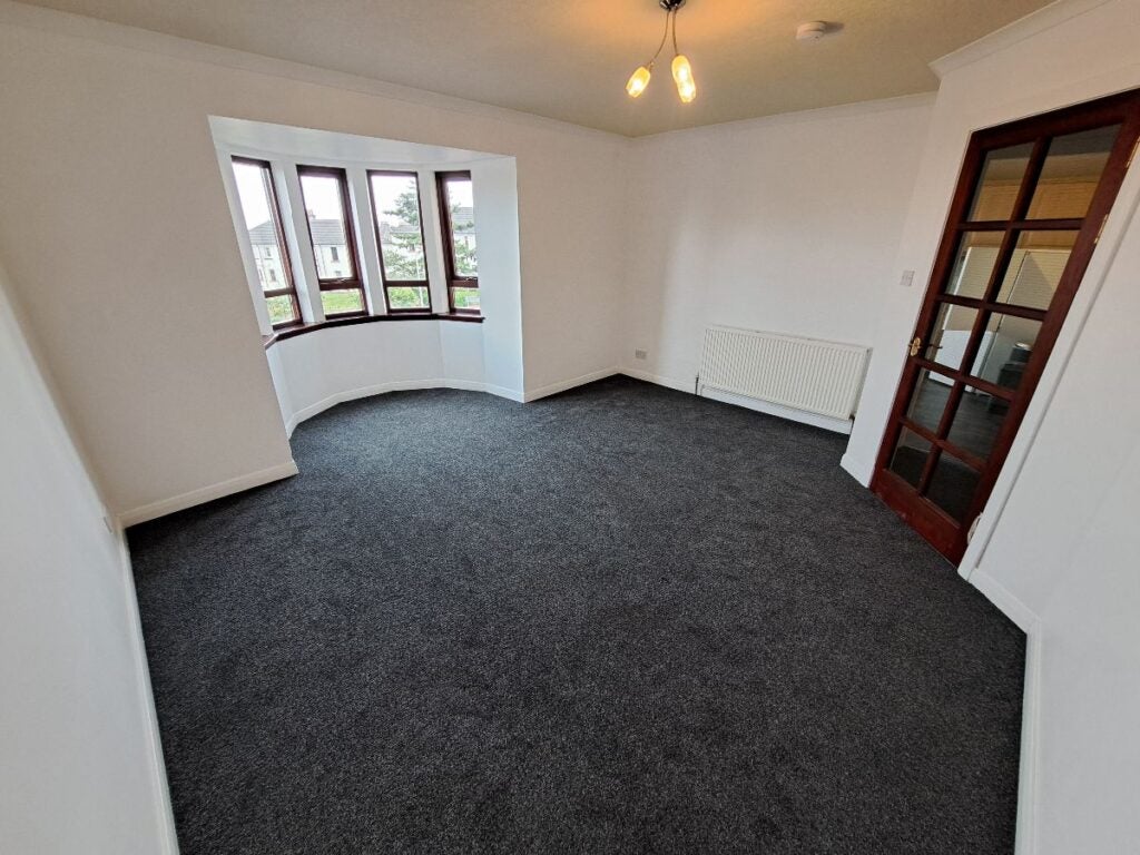 Flat Carmichael Court in Dundee
