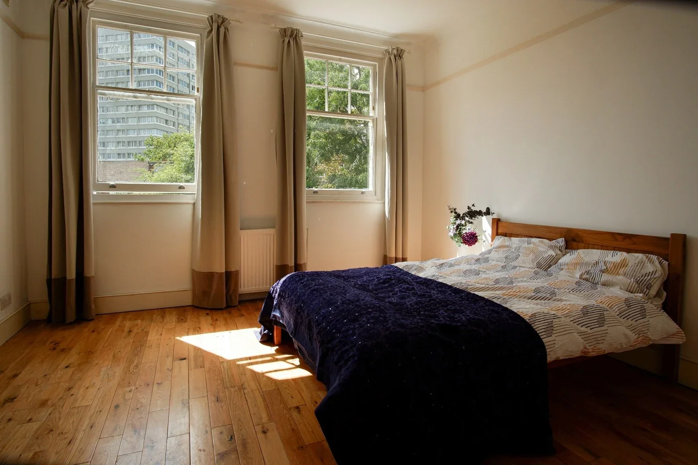 Flat Cranwich Road in Greater London