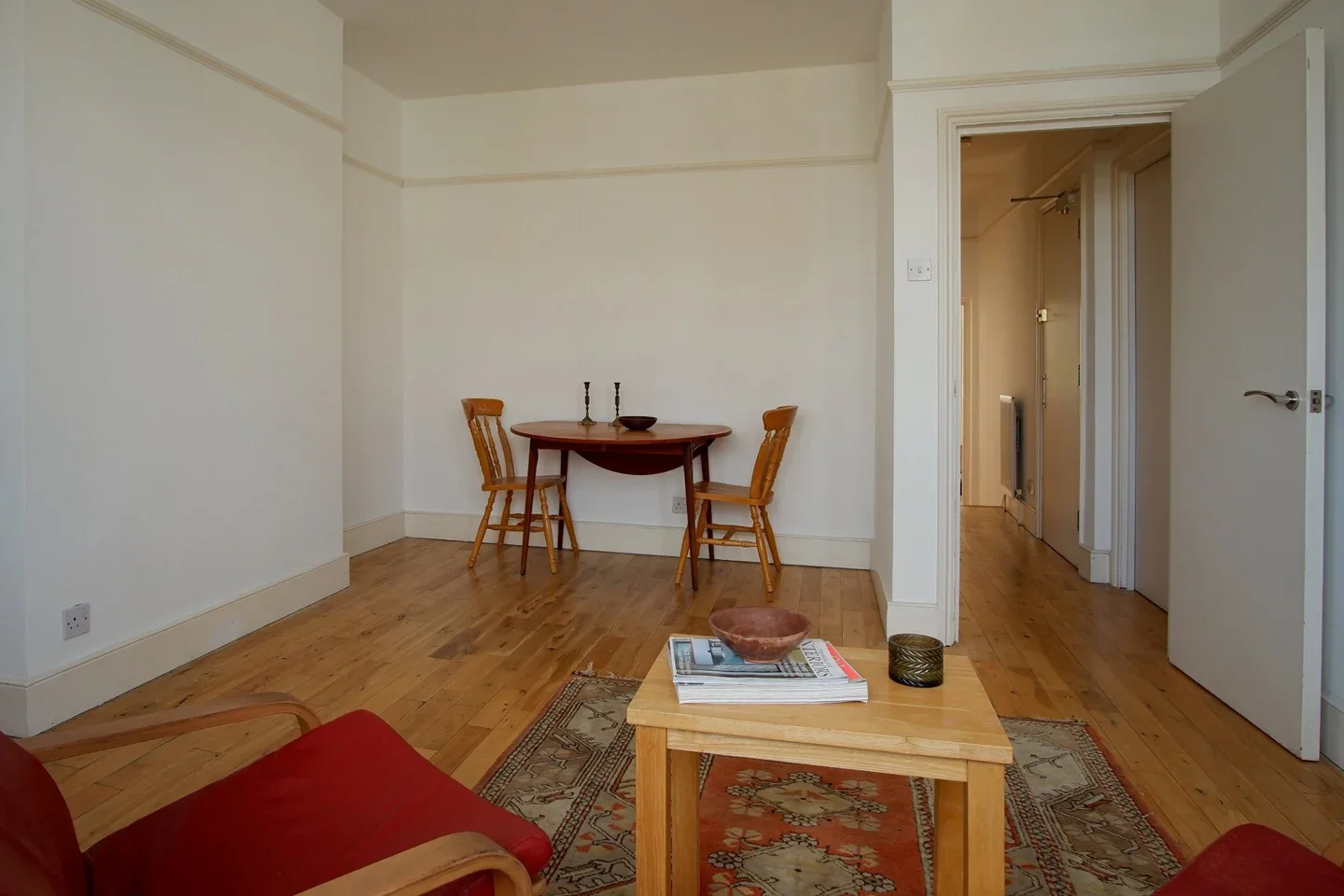 Flat Cranwich Road in Greater London