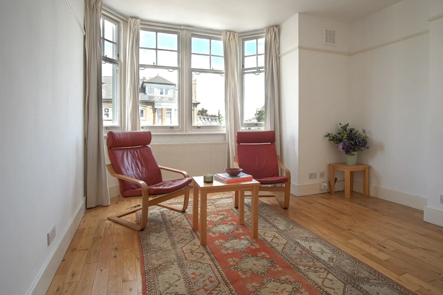 Flat Cranwich Road in Greater London