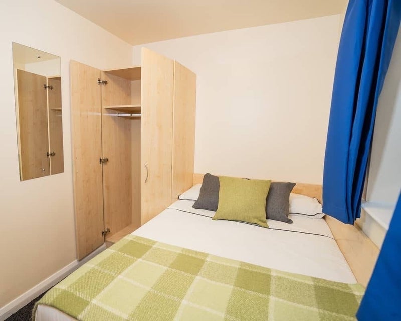 Room Queens Hospital Close in Birmingham