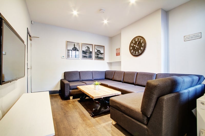 Room Kimbolton Avenue in Nottingham