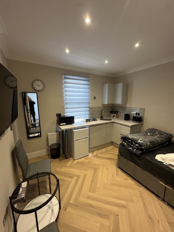 Flat Berkhamsted Avenue in Greater London