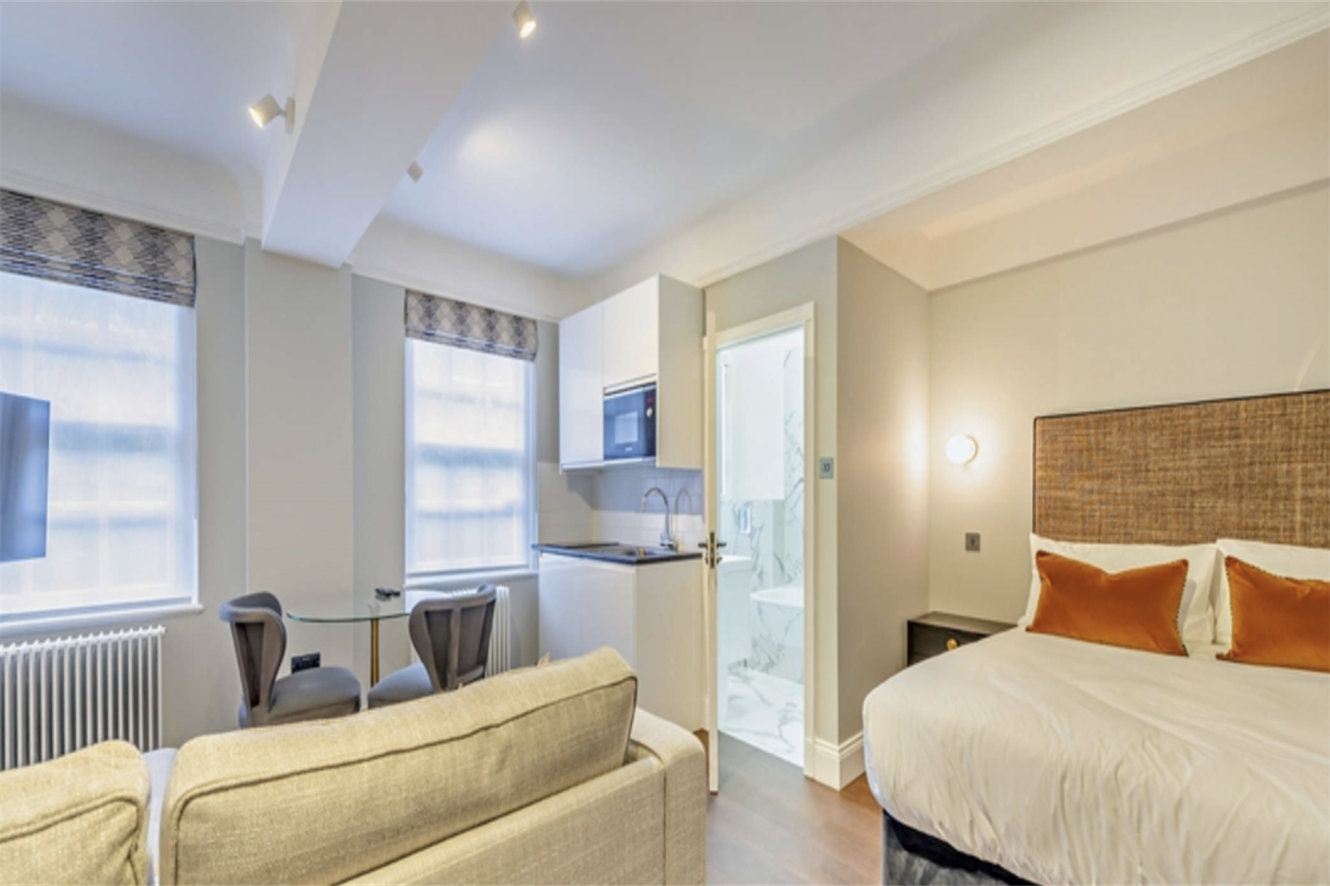 Flat Fulham Road in Greater London