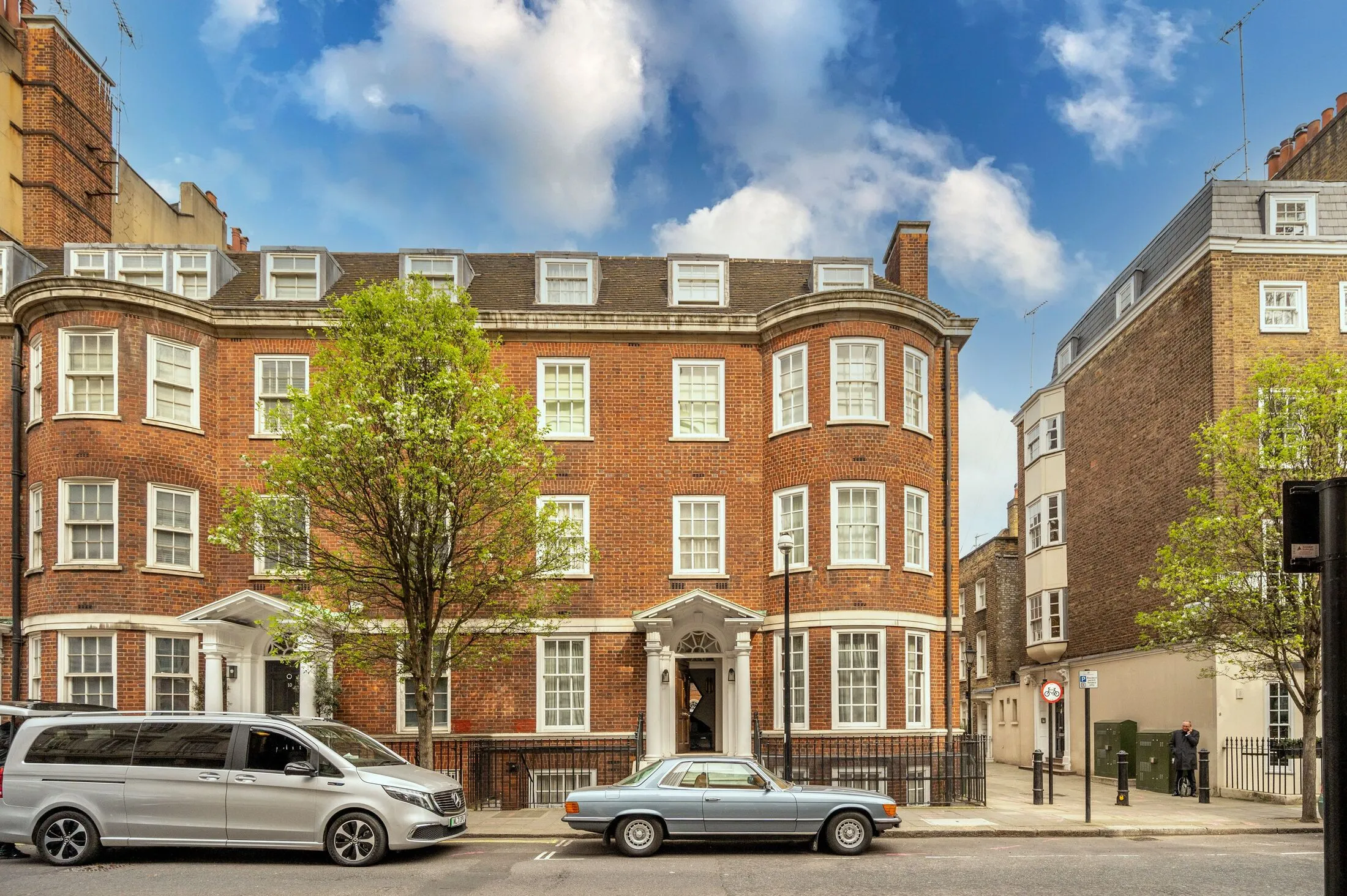 House Upper Brook Street in City of Westminster
