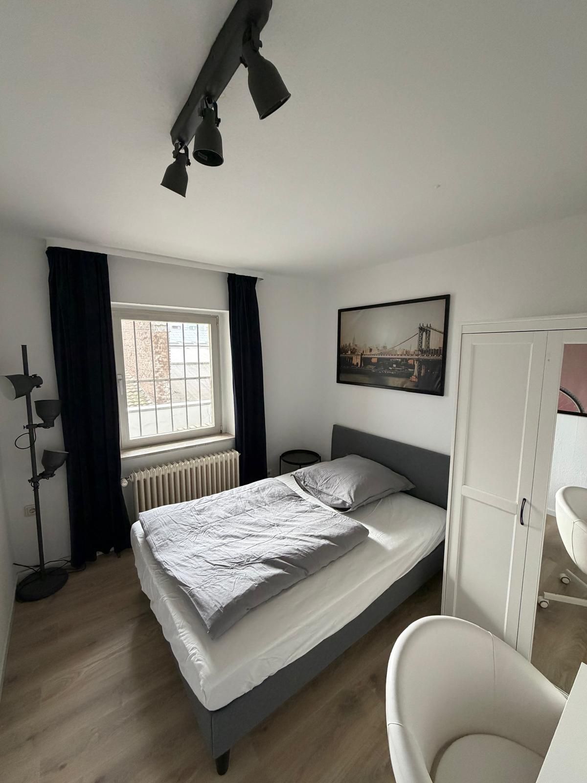 Zimmer Rather Straße in Düsseldorf