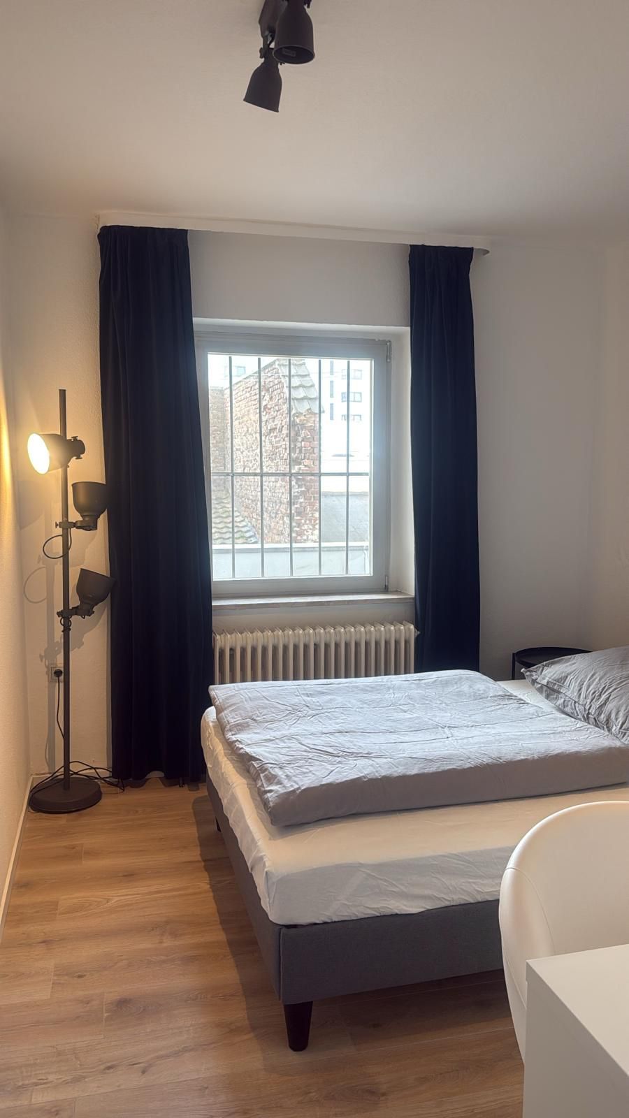 Zimmer Rather Straße in Düsseldorf
