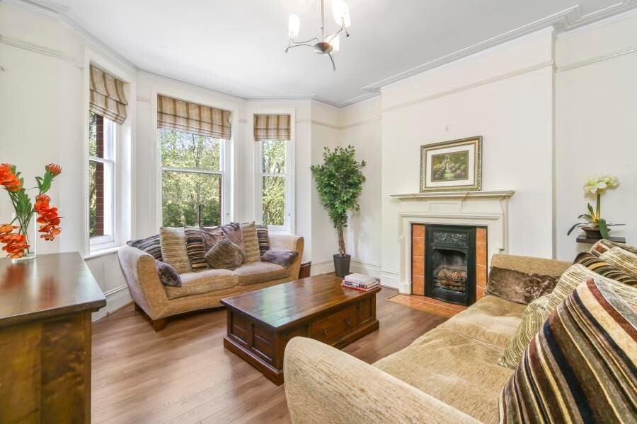 Flat Grantully Road in City of Westminster