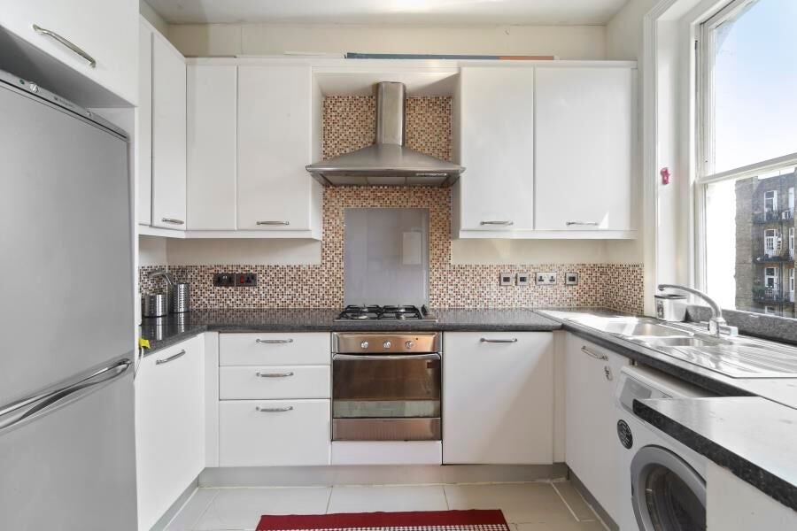 Flat Grantully Road in City of Westminster