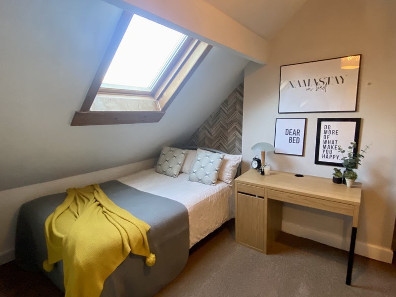 Room Harrison Road in Birmingham