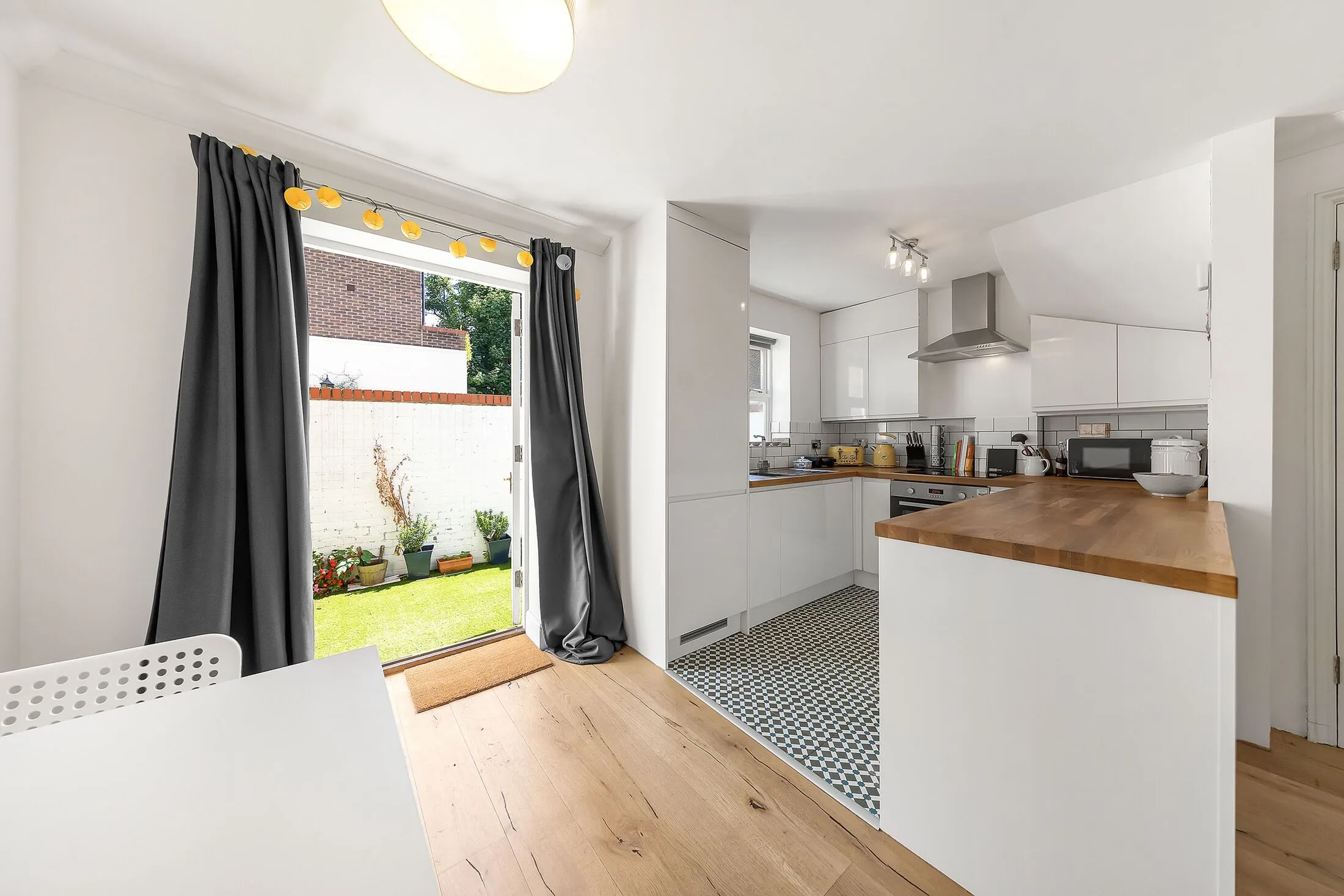 House Elms Road in Greater London