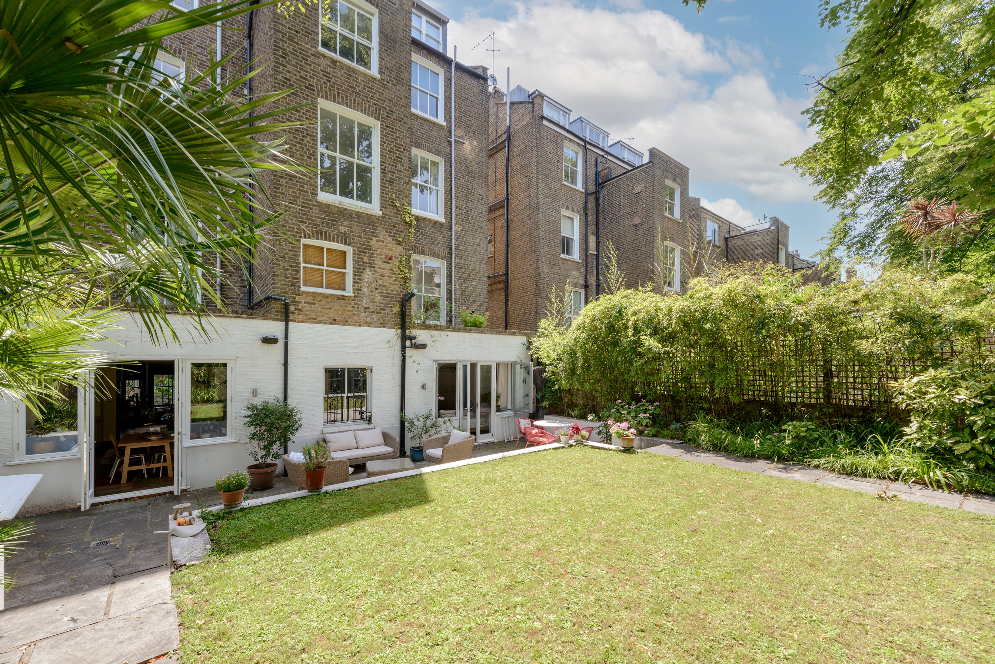 House Cambridge Gardens in Greater London