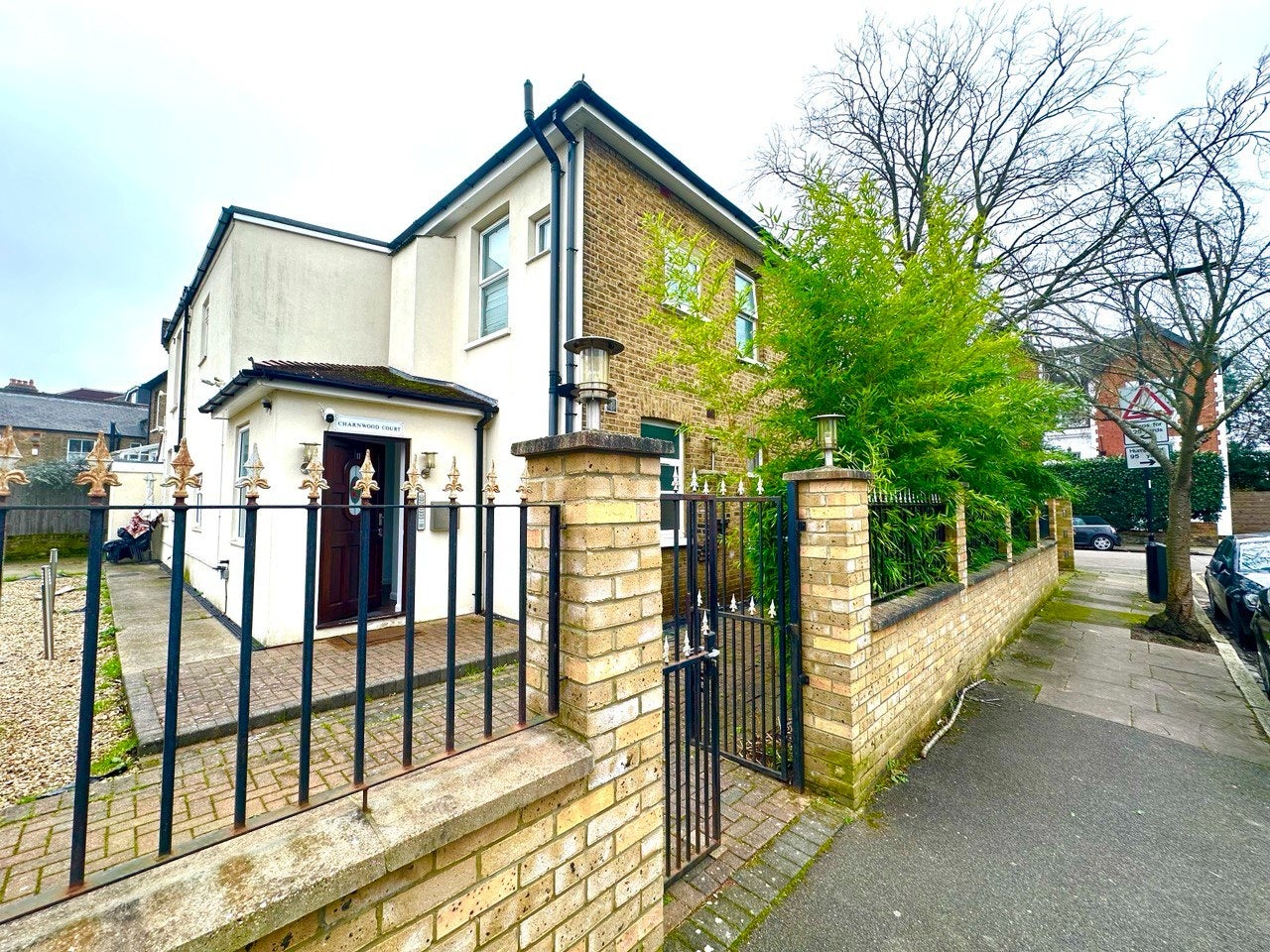 Flat Ranelagh Road in Greater London
