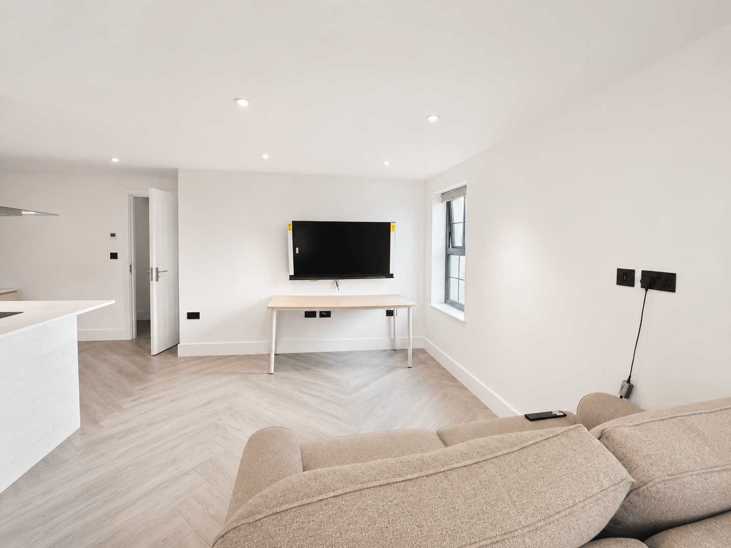 Room Sudbury Hill Close in Greater London