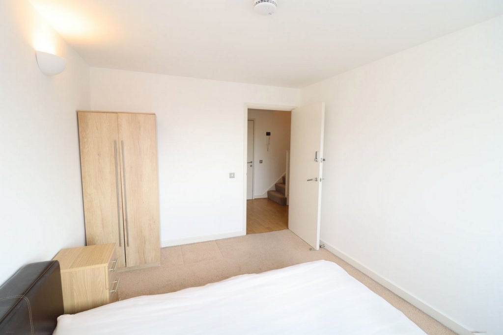 Room Globe Road in Greater London