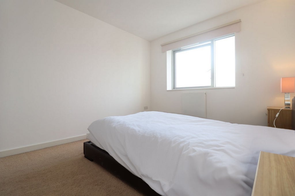 Room Globe Road in Greater London