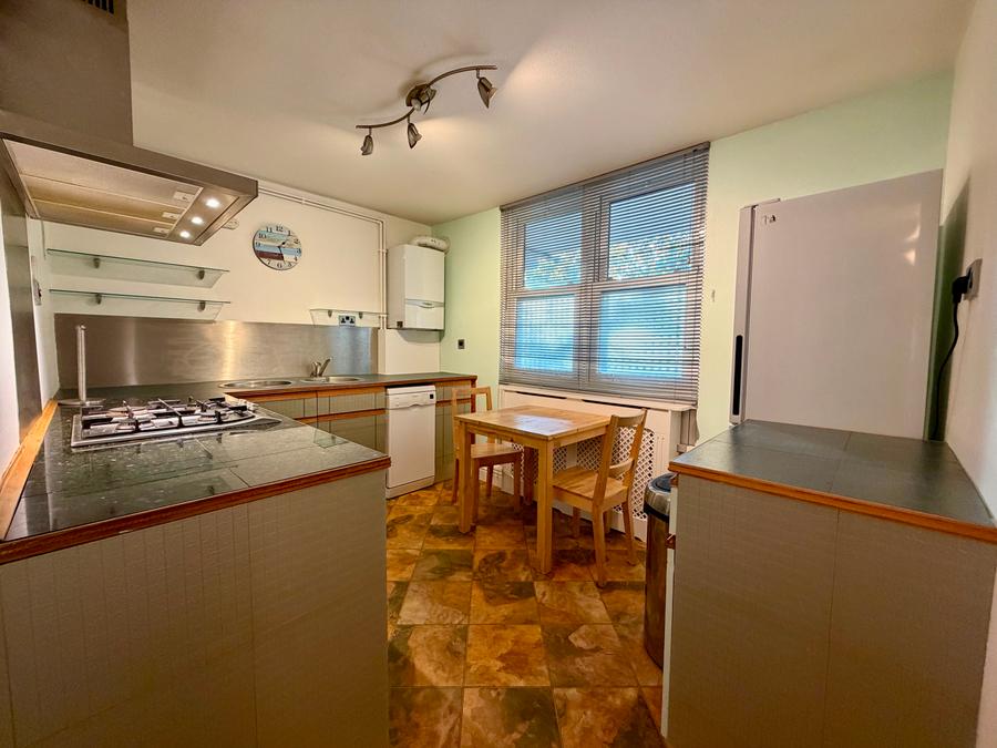 Flat Hulverstone Close in Greater London