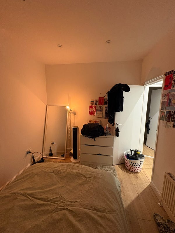 Room Harcourt Road in Greater London