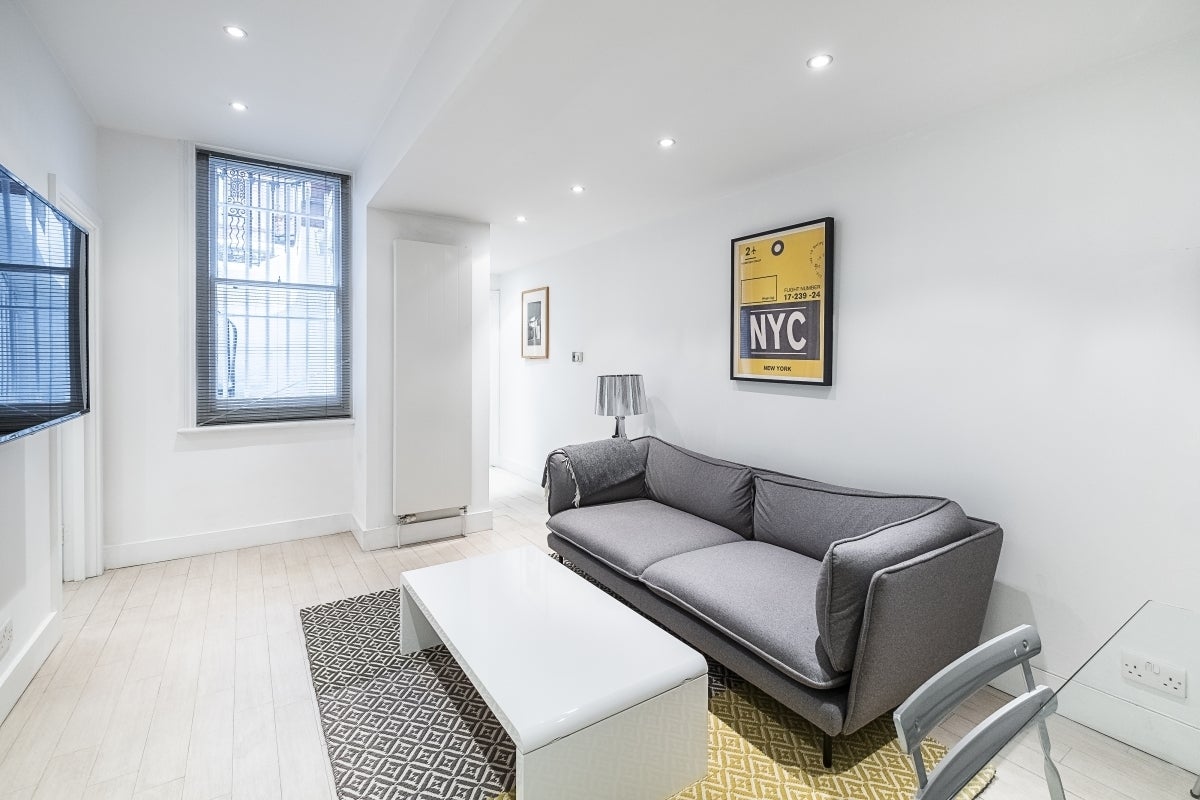 Flat Sloane Gardens in Greater London