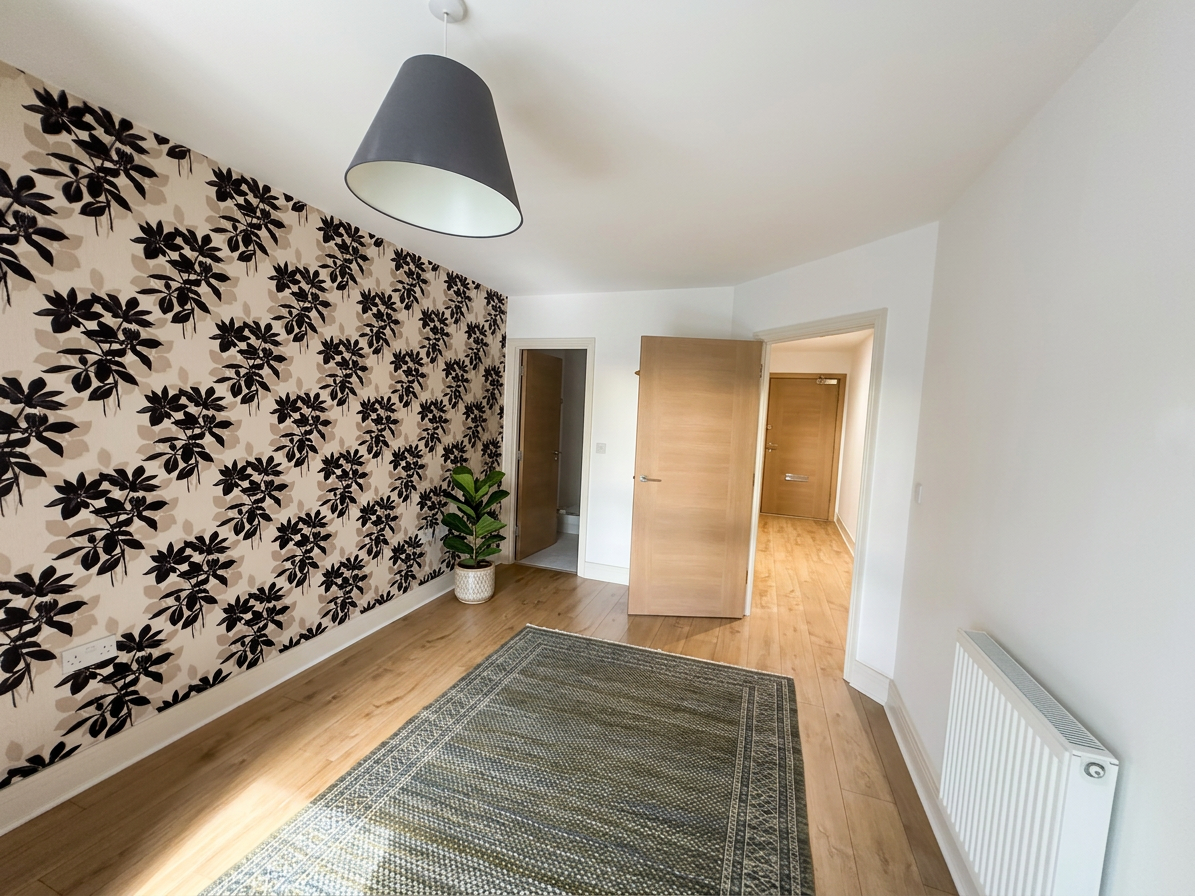 Flat Woodmill Close in Greater London