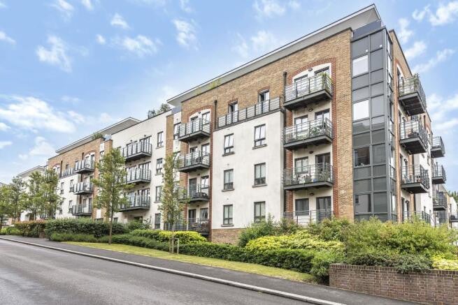 Flat Woodmill Close in Greater London