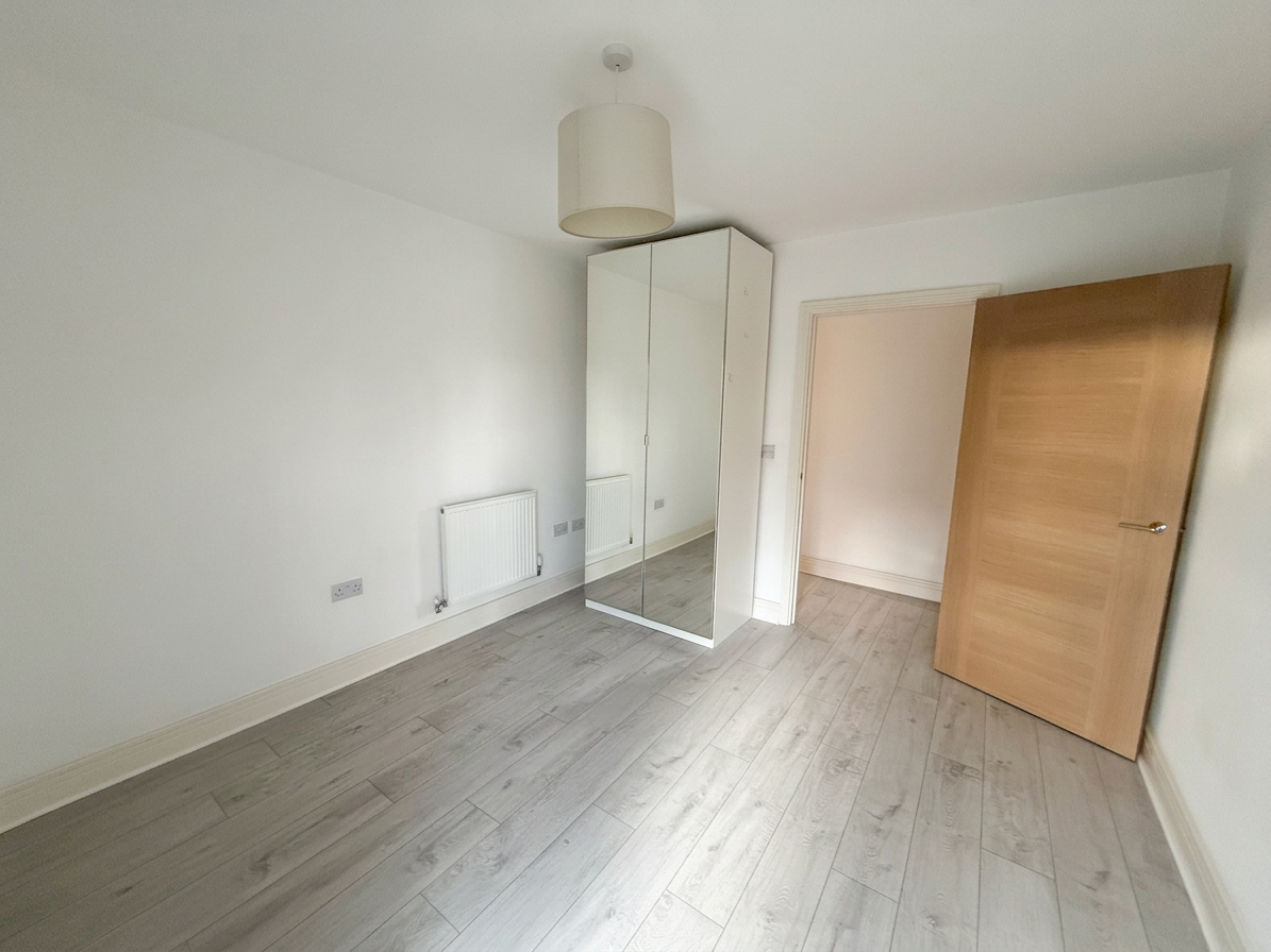 Flat Woodmill Close in Greater London