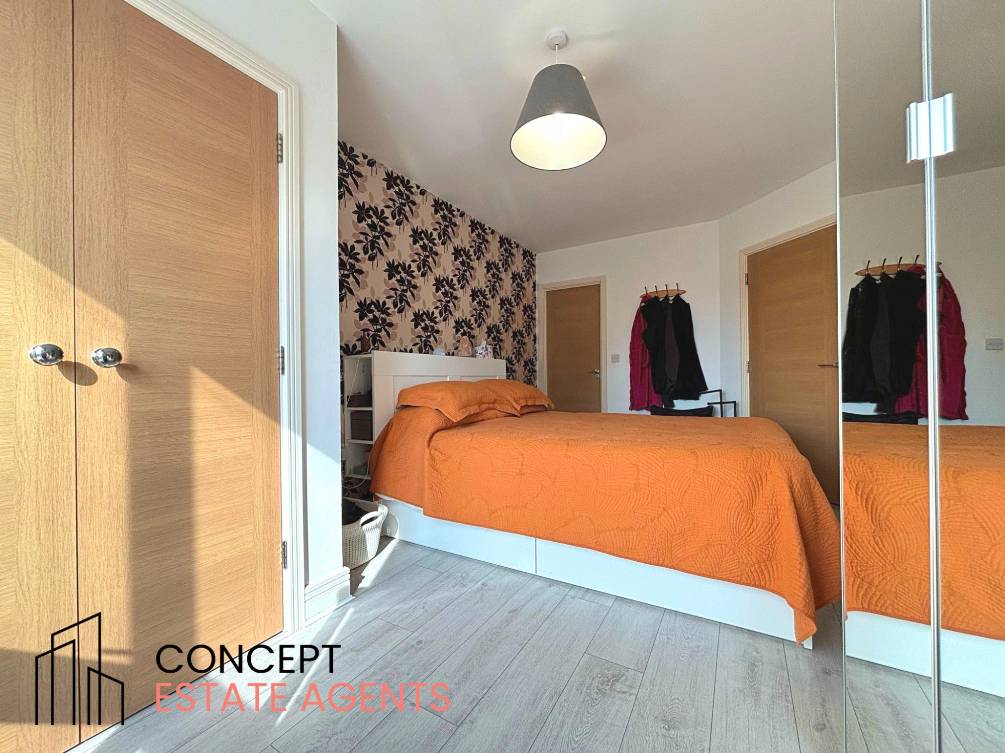 Flat Woodmill Close in Greater London