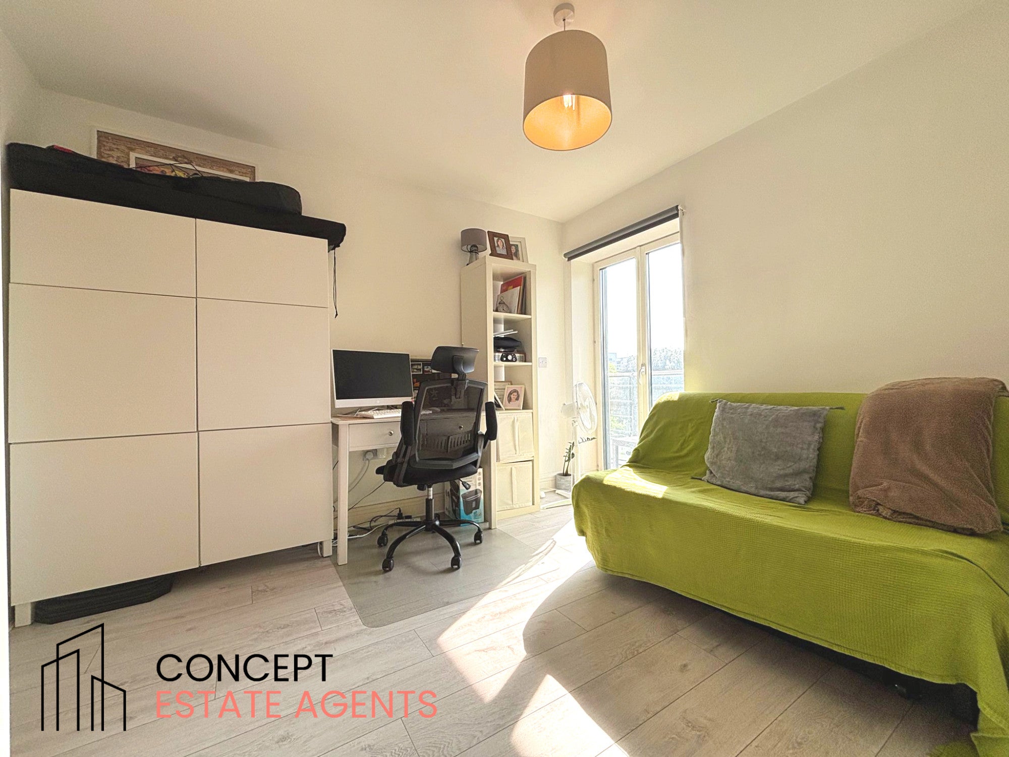 Flat Woodmill Close in Greater London